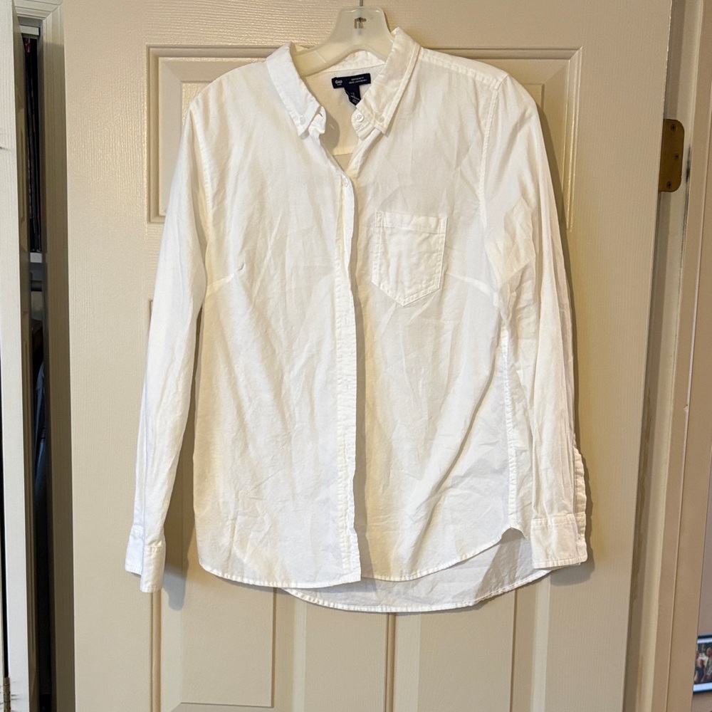 GAP Boyfriend Fit Shirt - White with Black Label